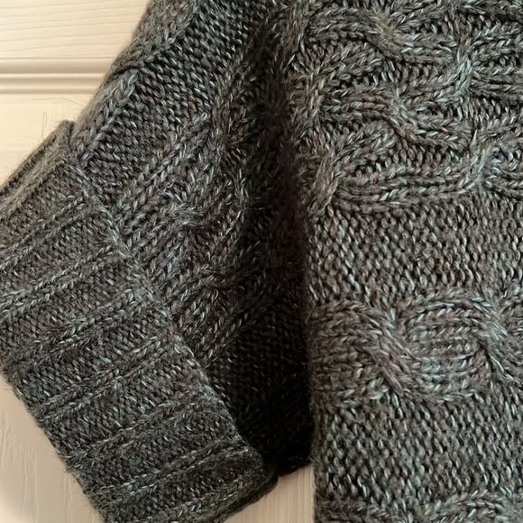 New without tag, Daytrip short sleeve sweater. Very cute. Button up. Size S - Picture 3 of 6